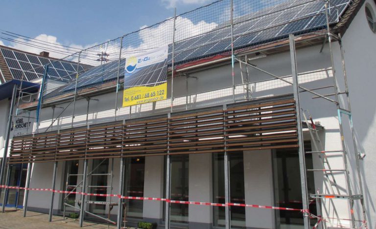 Baustelle zur Installation einer Photovoltaikanlage